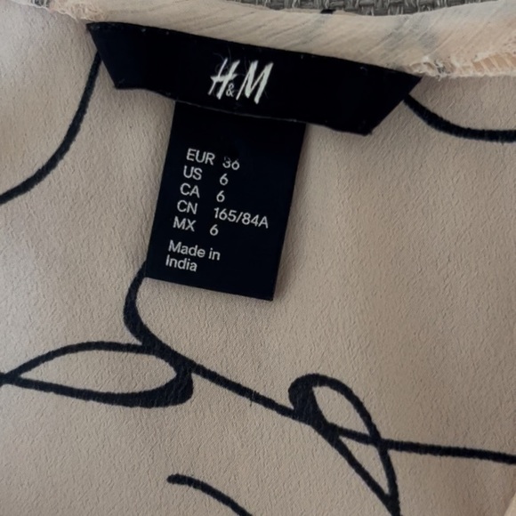 Elegant Scribble Print Tank Top - Picture 8 of 9